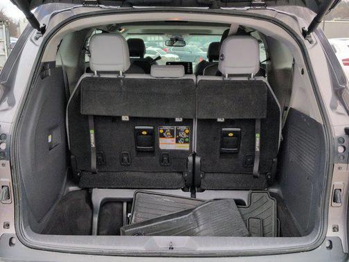 2022 Toyota Sienna XLE