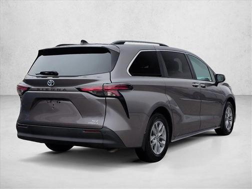 2022 Toyota Sienna XLE