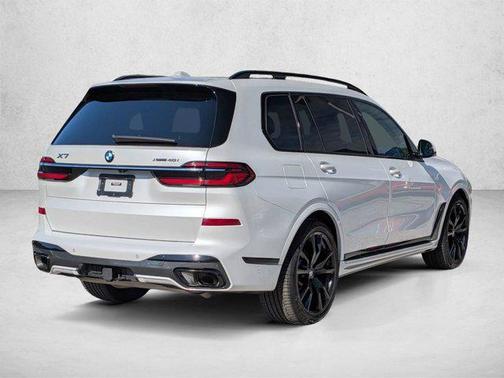 Mineral White Metallic 2023 BMW X7 xDrive40i