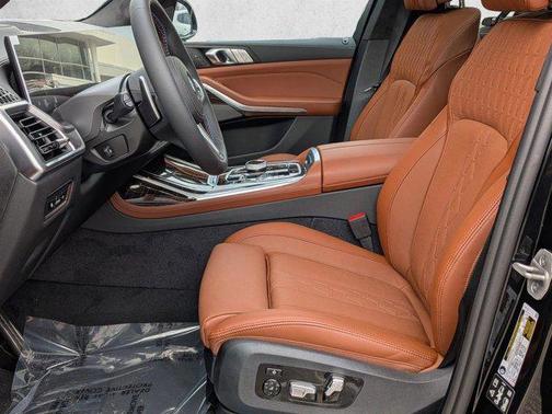 Black Sapphire Metallic 2026 BMW X7 M60i