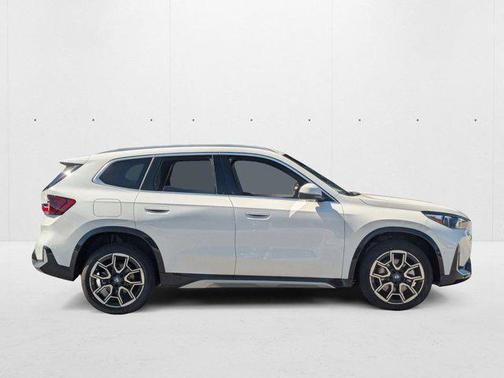 Alpine White 2026 BMW X1 xDrive28i