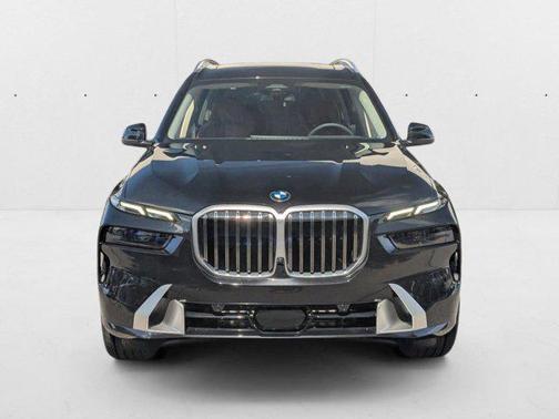 Black Sapphire Metallic 2026 BMW X7 xDrive40i