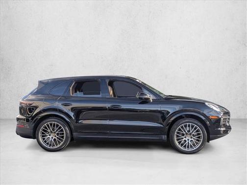 2023 Porsche Cayenne Platinum Edition