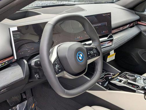 2026 BMW i5 xDrive40