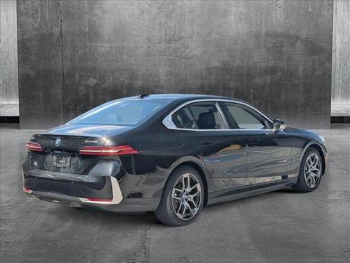 2025 BMW i5 xDrive40
