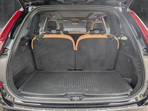 2022 Volvo XC90 Recharge Plug-In Hybrid T8 Inscription 6 Passenger