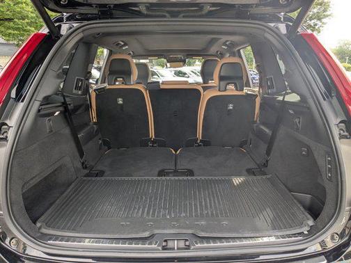 2022 Volvo XC90 Recharge Plug-In Hybrid T8 Inscription 6 Passenger