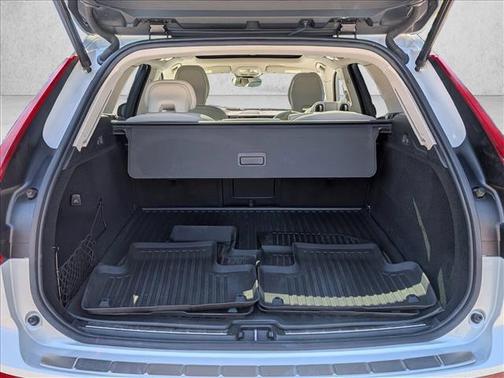 Crystal White Metallic 2024 Volvo XC60 Recharge Plug-In Hybrid T8 Plus Dark Theme