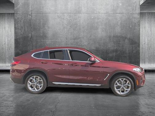 2025 BMW X4 xDrive30i