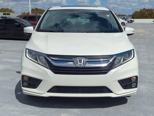 White Diamond Pearl 2019 Honda Odyssey EX-L