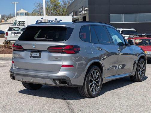 Skyscraper Grey Metallic 2024 BMW X5 xDrive40i