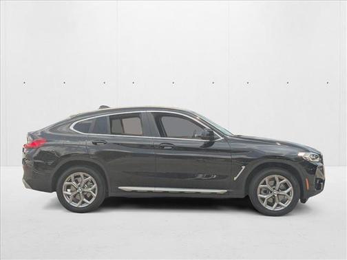 2025 BMW X4 xDrive30i