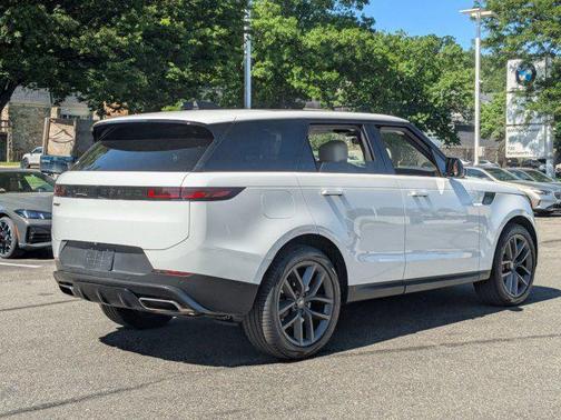 2024 Land Rover Range Rover Sport SE