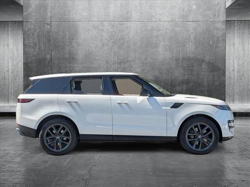 2024 Land Rover Range Rover Sport SE