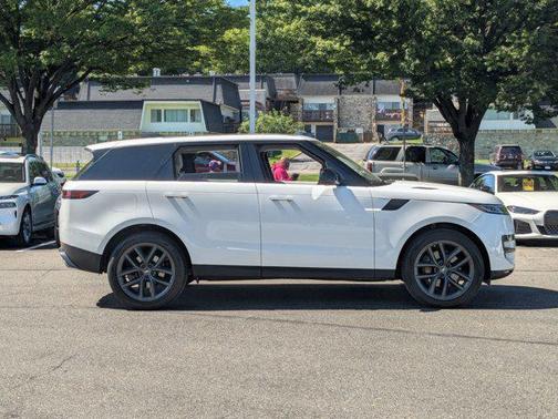 2024 Land Rover Range Rover Sport SE