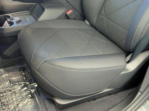 Mineral White Metallic 2026 BMW iX xDrive45