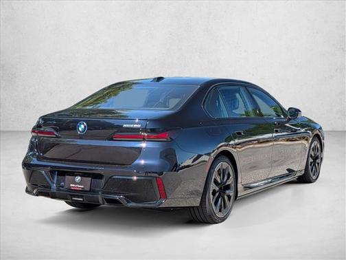 Carbon Black Metallic 2026 BMW i7 xDrive60