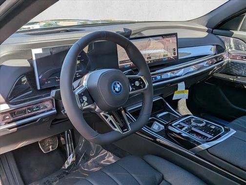 Carbon Black Metallic 2026 BMW i7 xDrive60