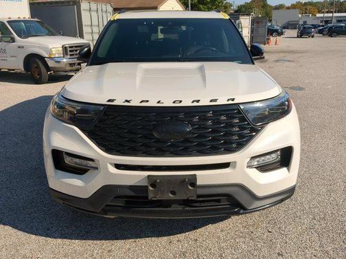 Star White Metallic Tri-Coat 2022 Ford Explorer ST-Line