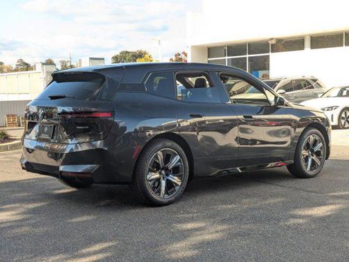 2026 BMW iX xDrive60