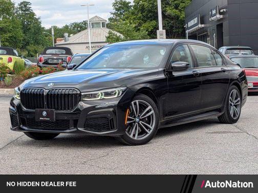 Black Sapphire Metallic 2022 BMW 740 i xDrive