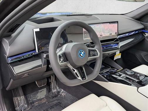 Dark Graphite Metallic 2026 BMW 550e xDrive