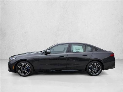 Dark Graphite Metallic 2026 BMW 550e xDrive