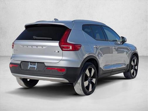 2019 Volvo XC40 T5 Momentum