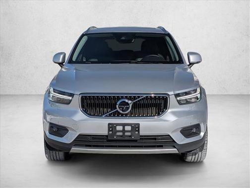 2019 Volvo XC40 T5 Momentum