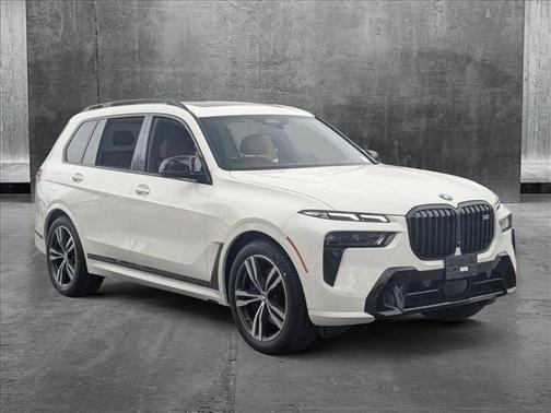 2024 BMW X7 M60i