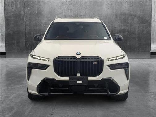 2024 BMW X7 M60i