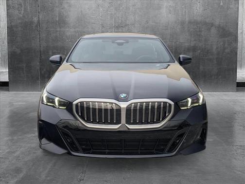 2025 BMW 530 i xDrive