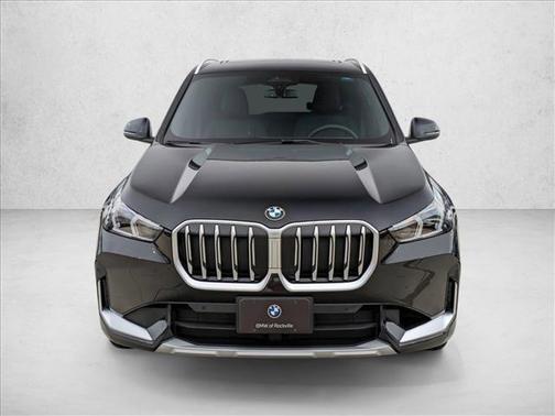 Black Sapphire Metallic 2025 BMW X1 xDrive28i