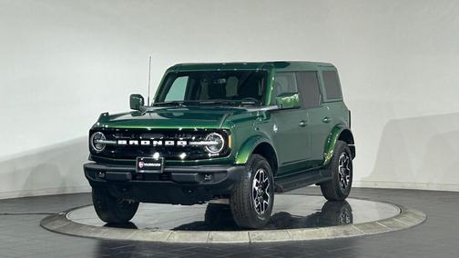 Eruption Green Metallic 2025 Ford Bronco Outer Banks