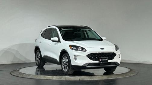White Metallic 2022 Ford Escape SEL