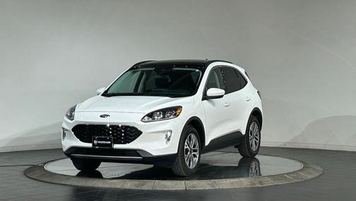 White Metallic 2022 Ford Escape SEL