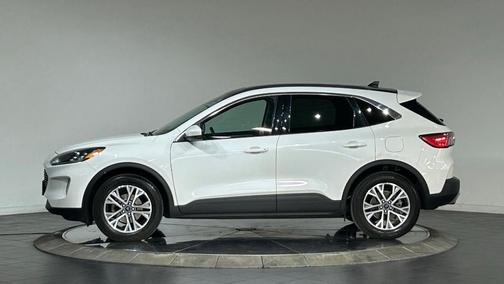 White Metallic 2022 Ford Escape SEL