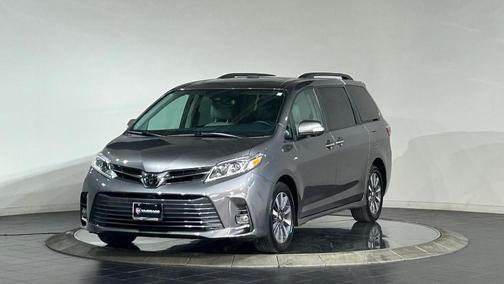 Predawn Gray Mica 2018 Toyota Sienna Limited Premium