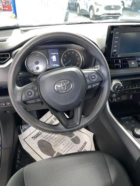 2022 Toyota RAV4 Hybrid LE
