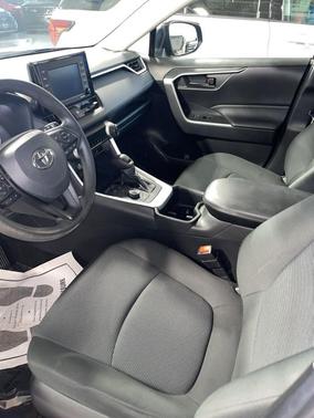2022 Toyota RAV4 Hybrid LE