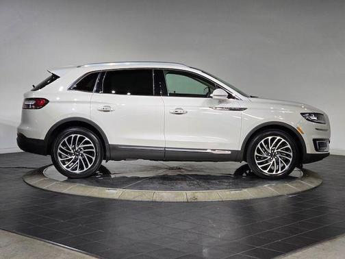 2020 Lincoln Nautilus Reserve