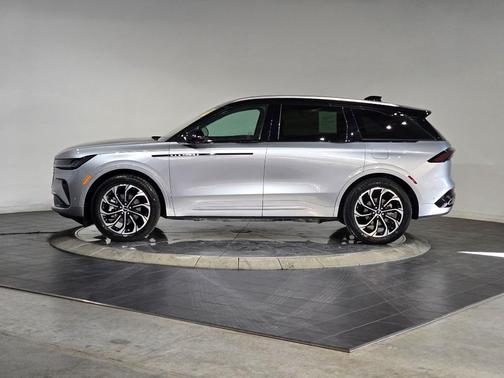 2024 Lincoln Nautilus Reserve