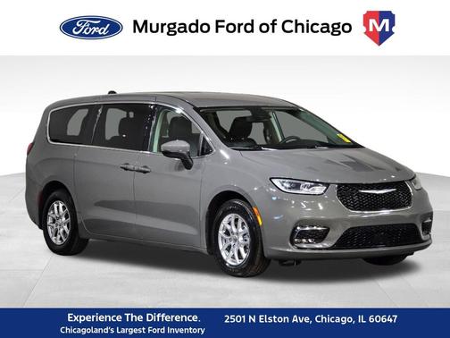 2023 Chrysler Pacifica Touring-L