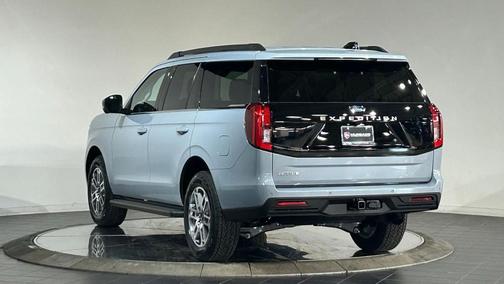 Glacier Gray Metallic 2026 Ford Expedition Active