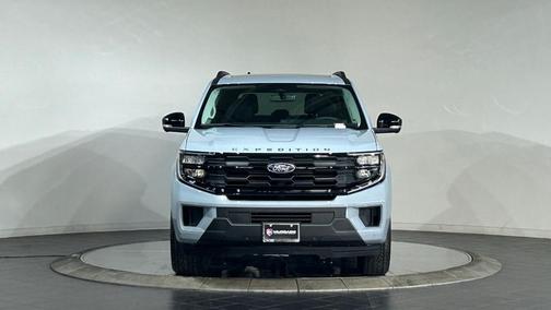 Glacier Gray Metallic 2026 Ford Expedition Active