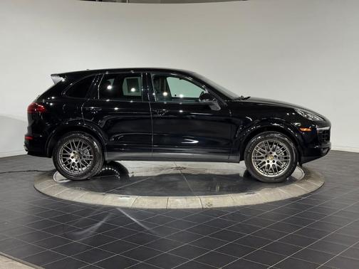 2017 Porsche Cayenne Platinum Edition