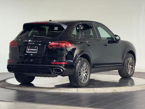 2017 Porsche Cayenne Platinum Edition