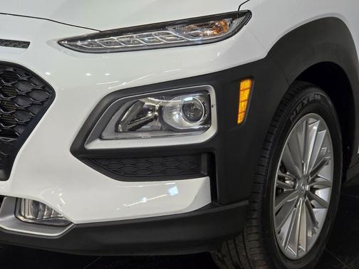 2021 Hyundai KONA SEL Plus