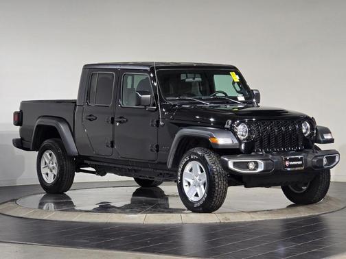 2023 Jeep Gladiator Sport