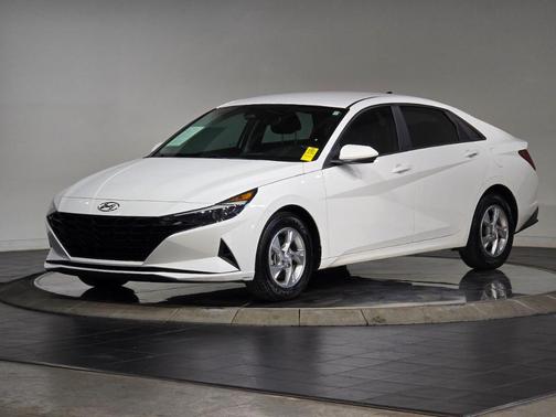 2023 Hyundai ELANTRA SE